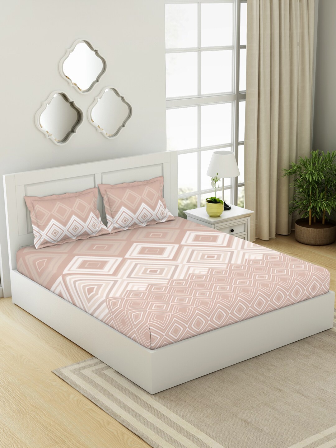 

SPACES Peach-Coloured & White Geometric Cotton 144 TC Queen Bedsheet With 2 Pillow Covers