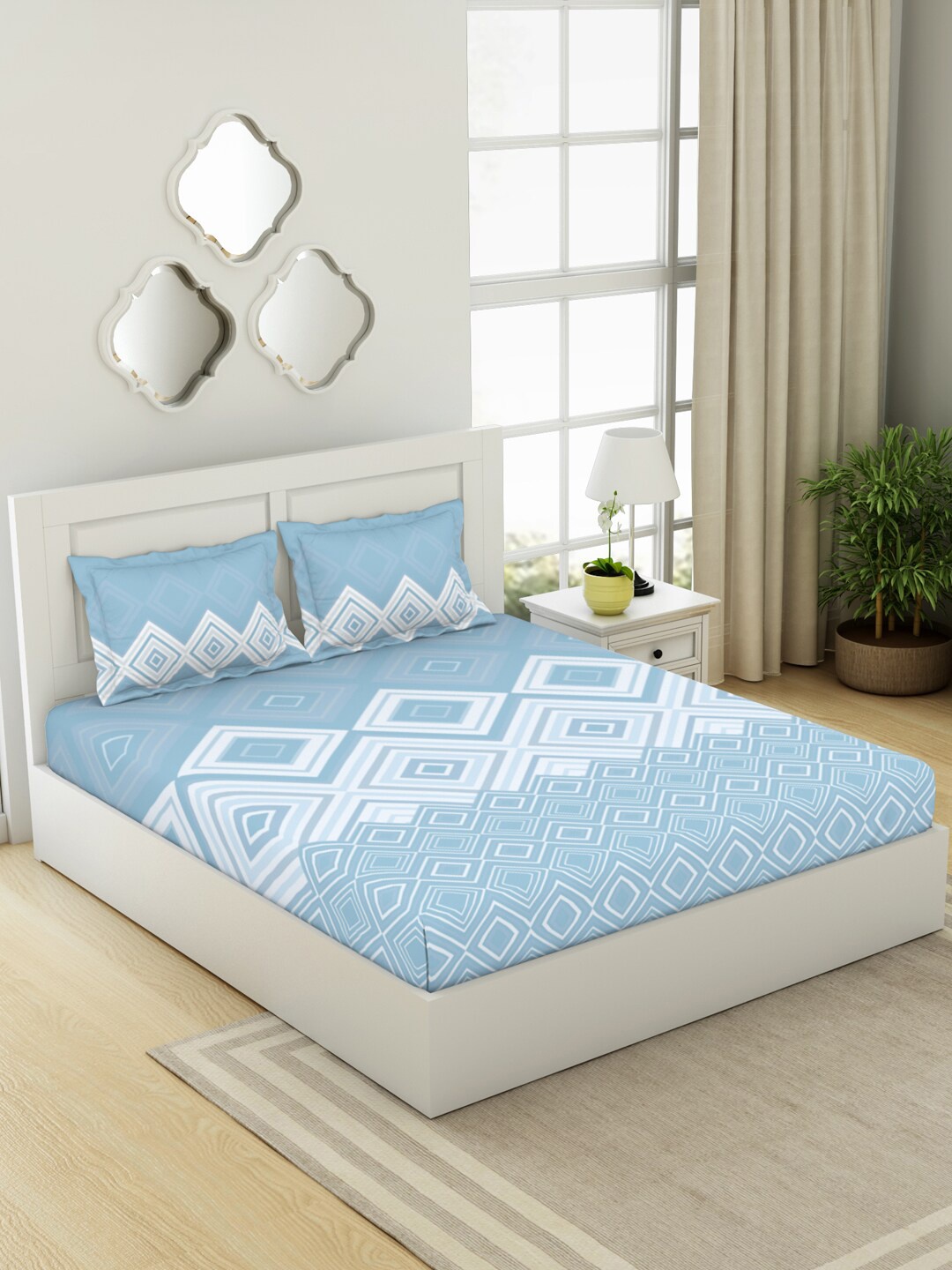 

SPACES Blue & White Geometric Cotton 144 TC Queen Bedsheet With 2 Pillow Covers