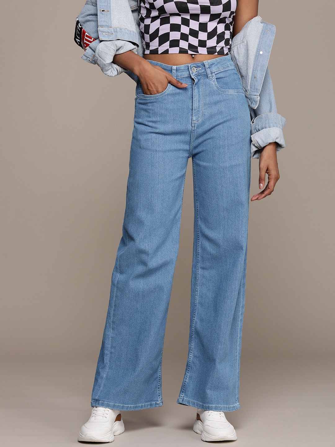 

The Roadster Life Co. Women Wide Leg High-Rise Light Fade Stretchable Jeans, Blue