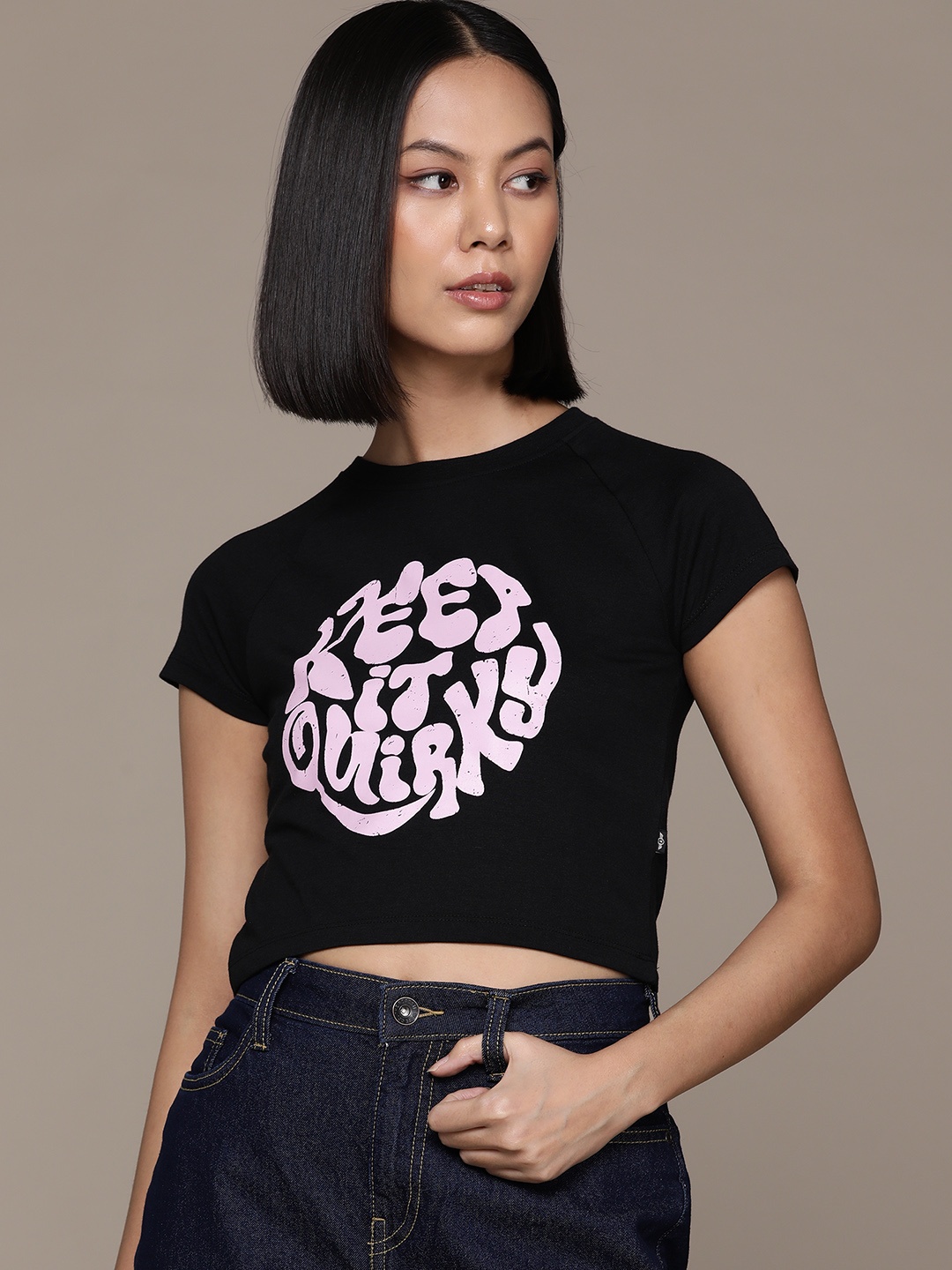 

The Roadster Lifestyle Co. Printed Slim Fit Cropped T-shirt, Black