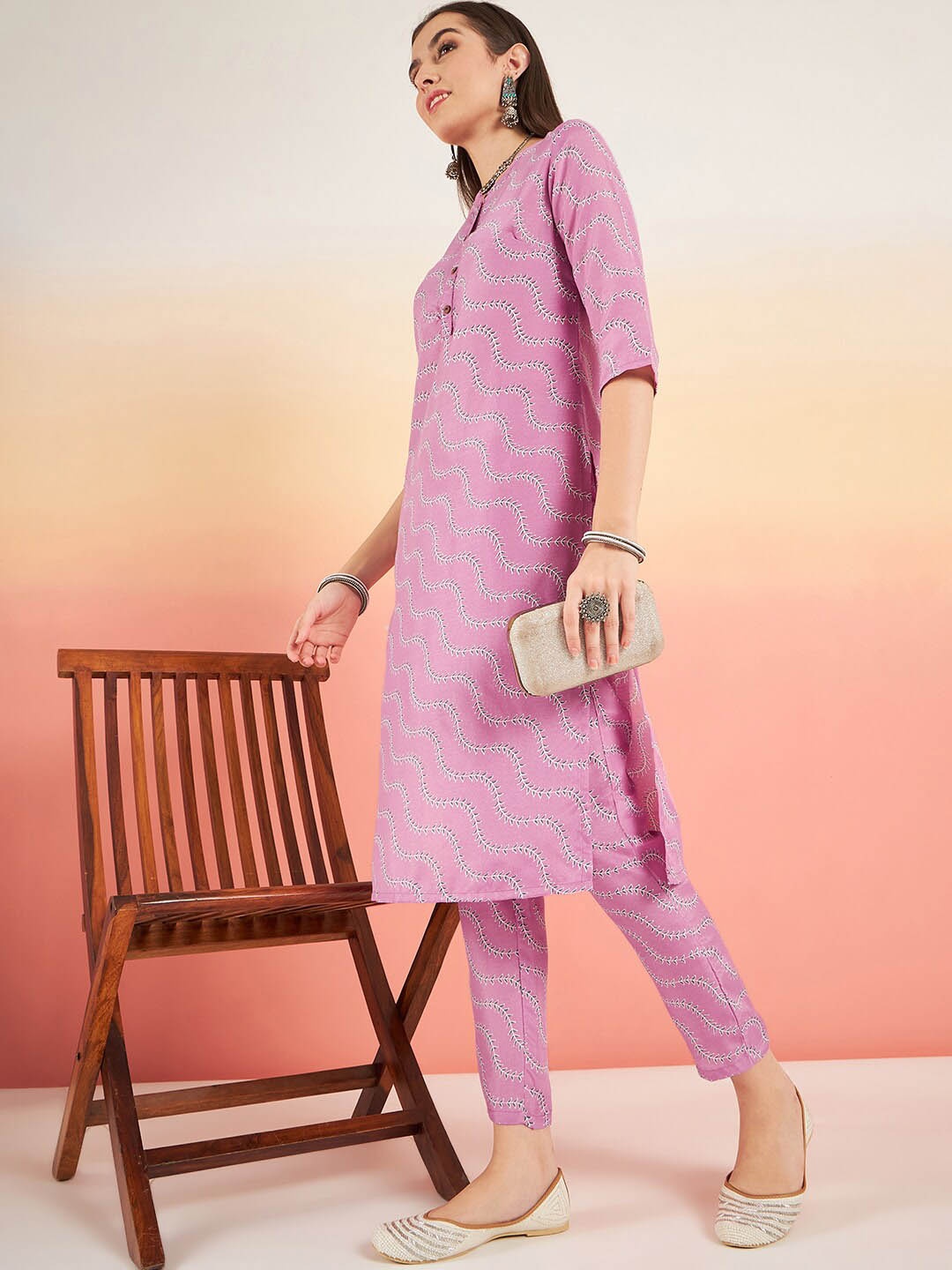 

Sangria Floral Printed Straight Kurta With Trouser, Pink