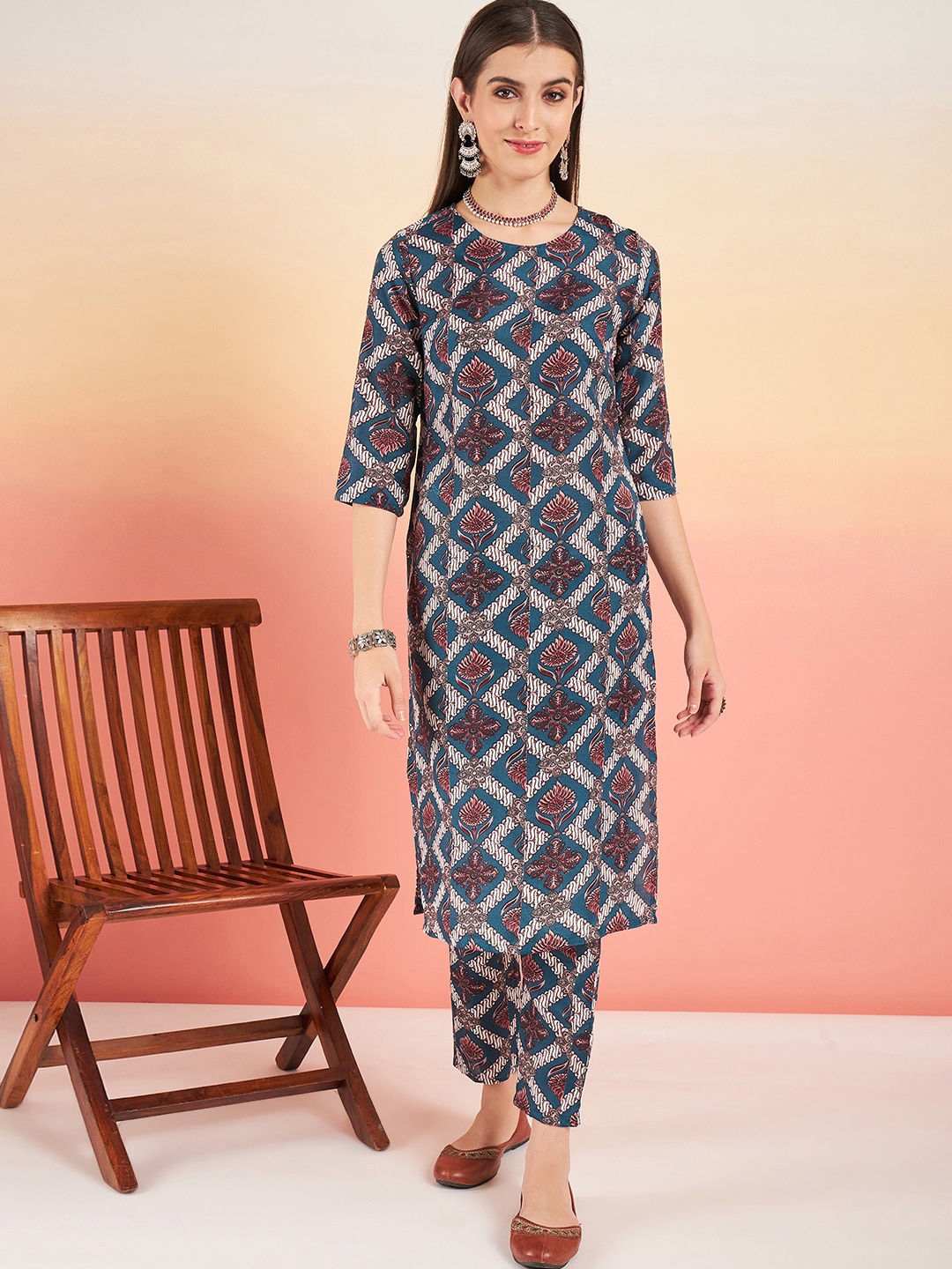 

Sangria Teal Ethnic Motifs Printed Straight Kurta With Trouser