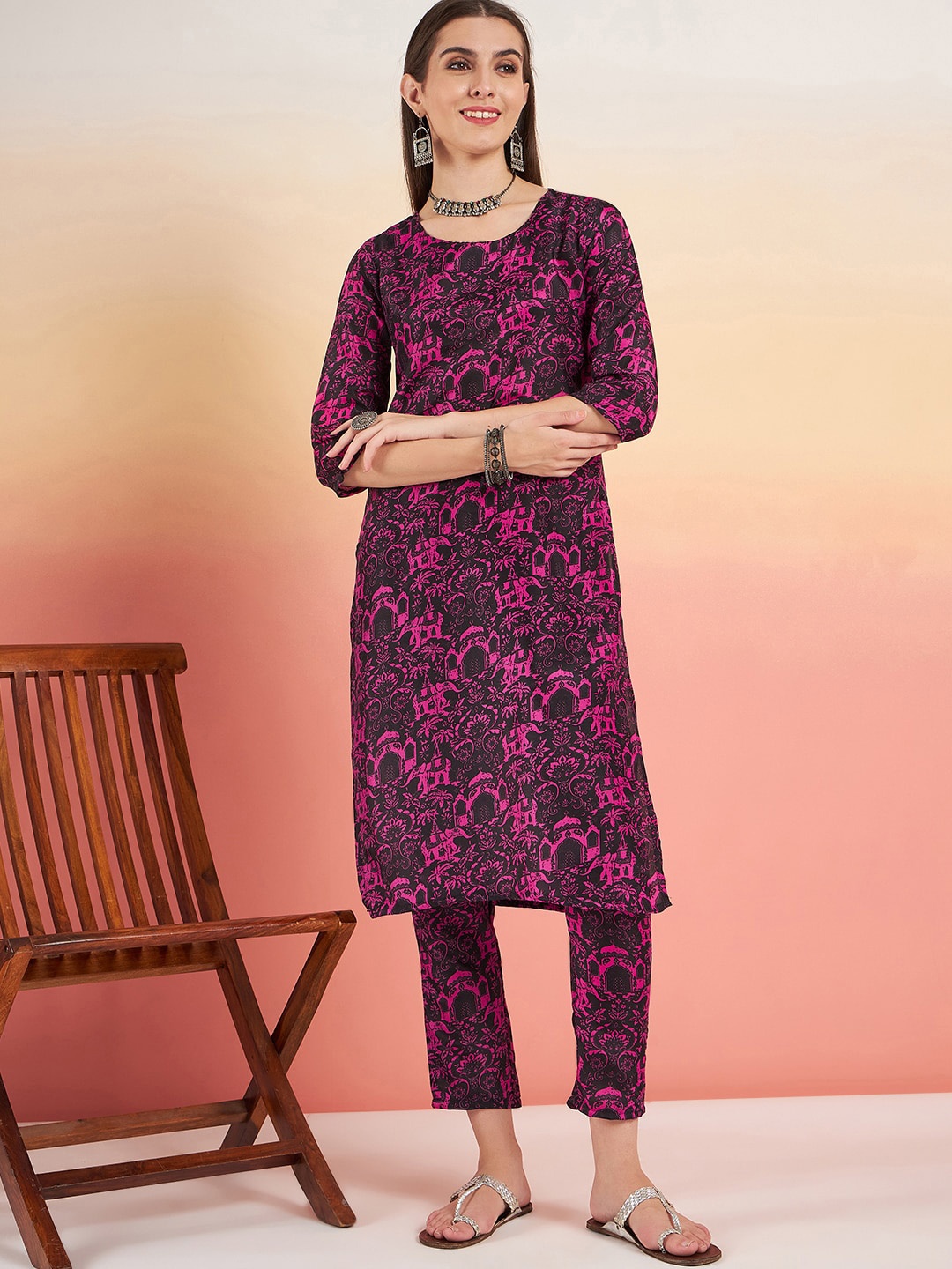 

Sangria Ethnic Motifs Printed Round Neck Straight Kurta With Trousers, Pink