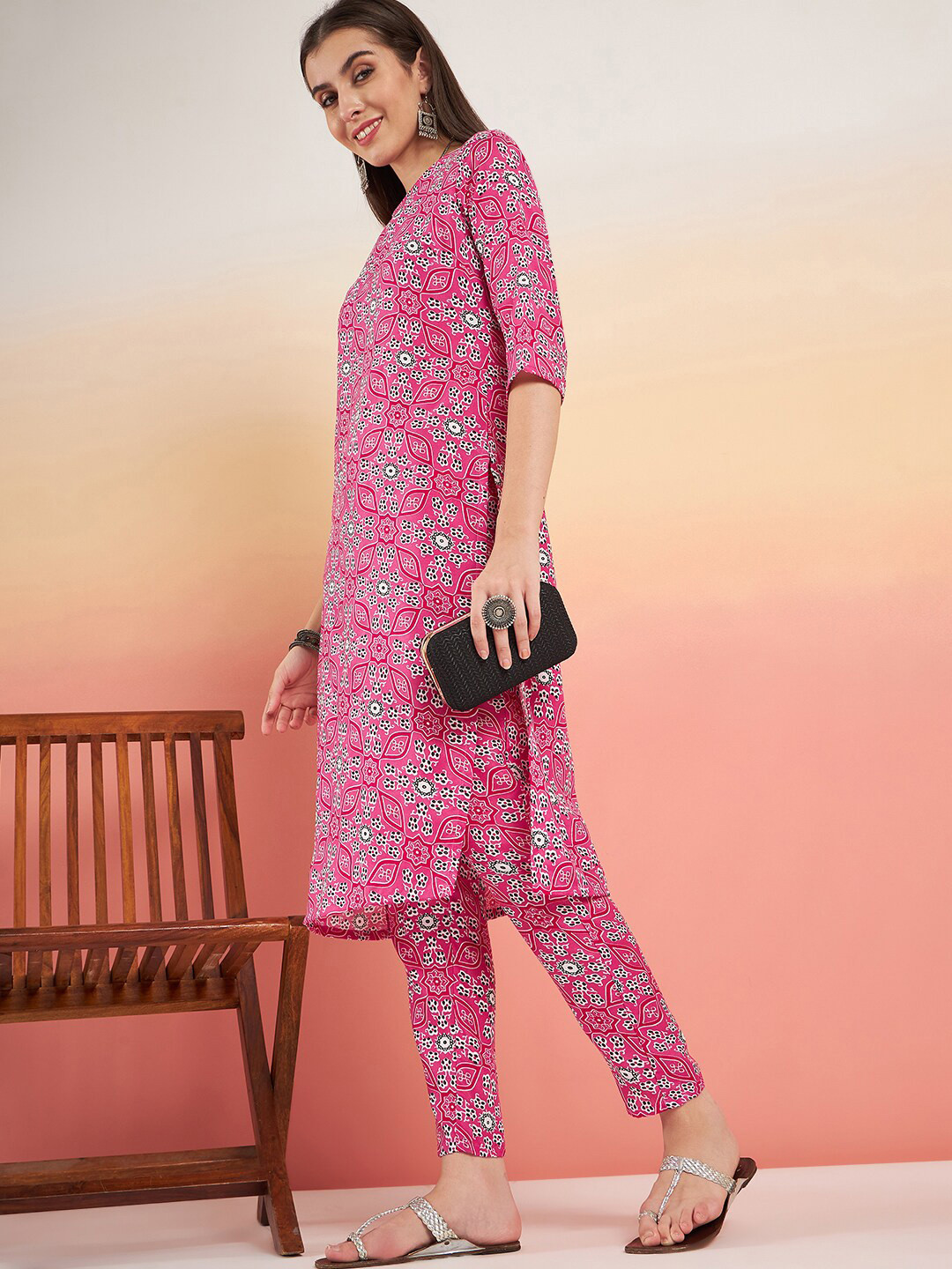 

Sangria Floral Printed Straight Kurta With Trouser, Pink