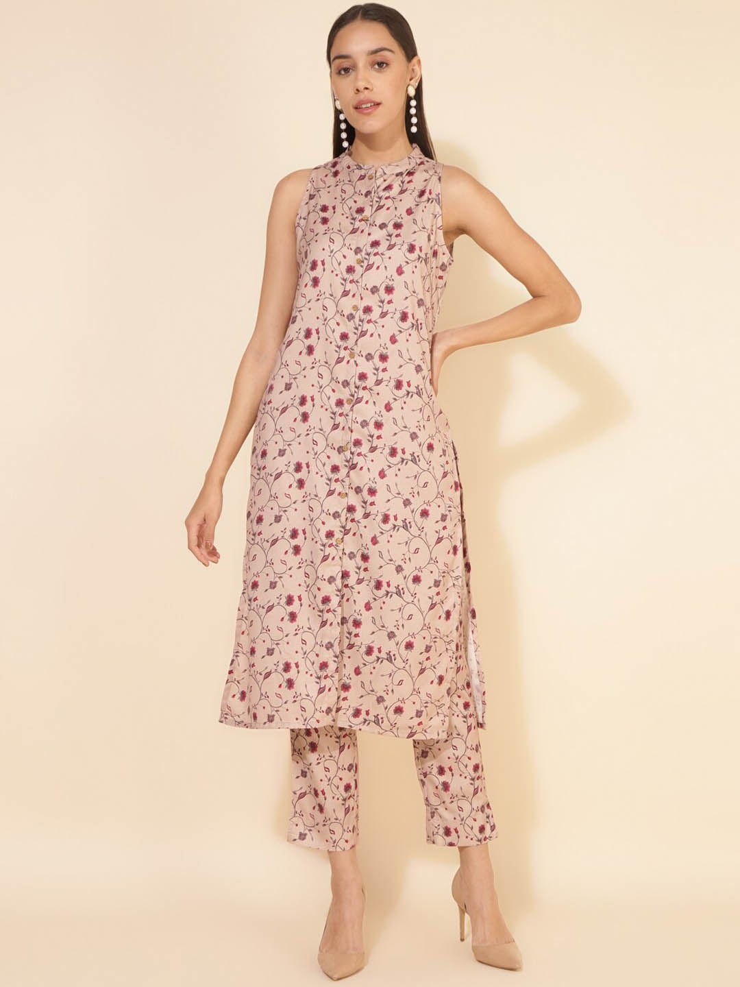 

Janasya Floral Printed Regular Kurta With Trousers, Beige