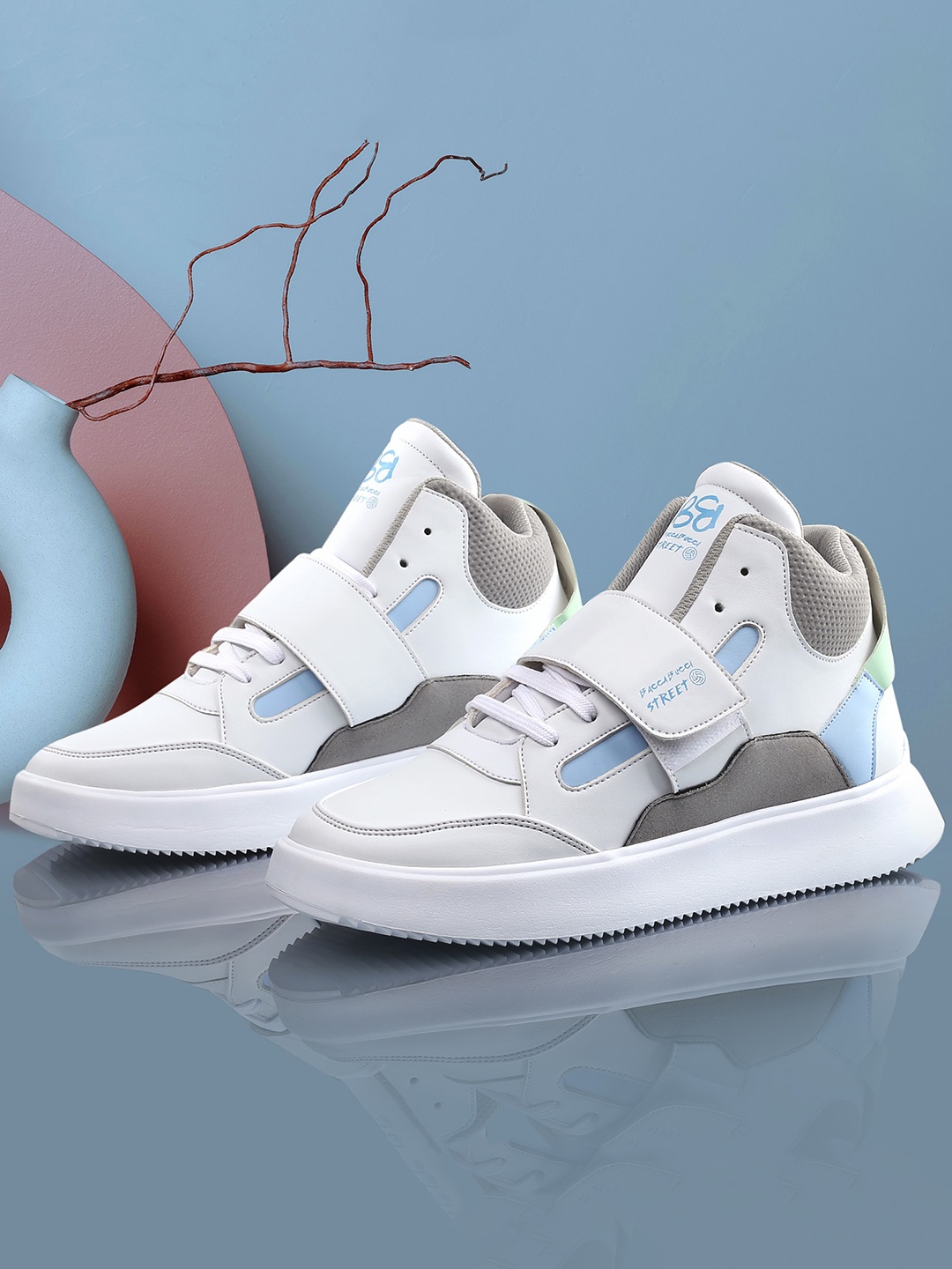 

bacca bucci Men STREETOLOGY Mid Top Colourblocked Sneakers, White