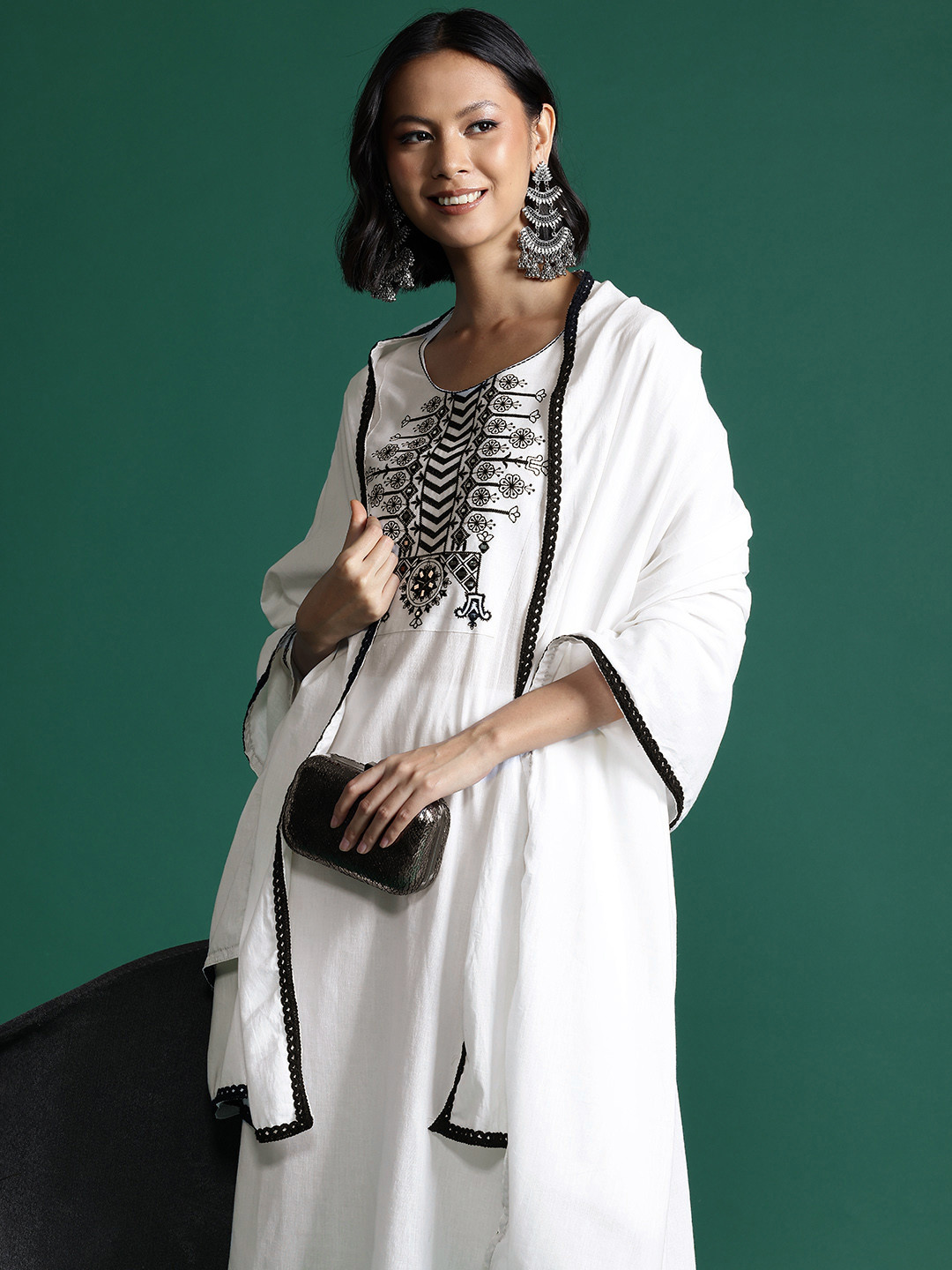 

Sangria Women Floral Yoke Design Regular Pure Cotton Kurta with Palazzos & With Dupatta, White