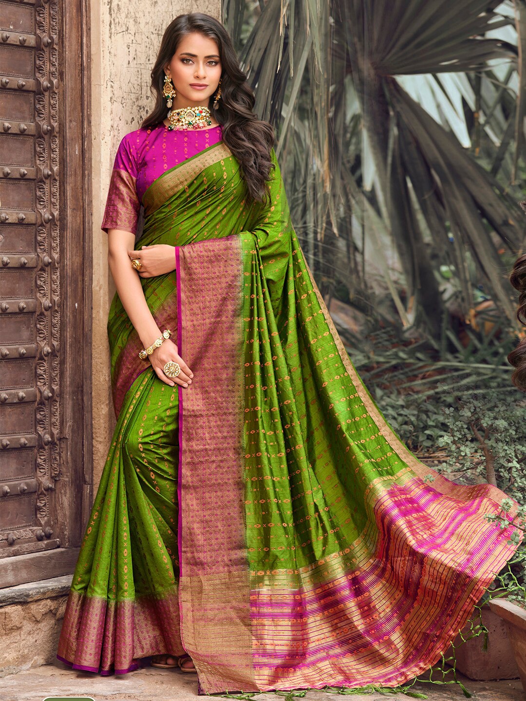 

Mitera Green & Pink Ethnic Motifs Woven Design Zari Banarasi Saree