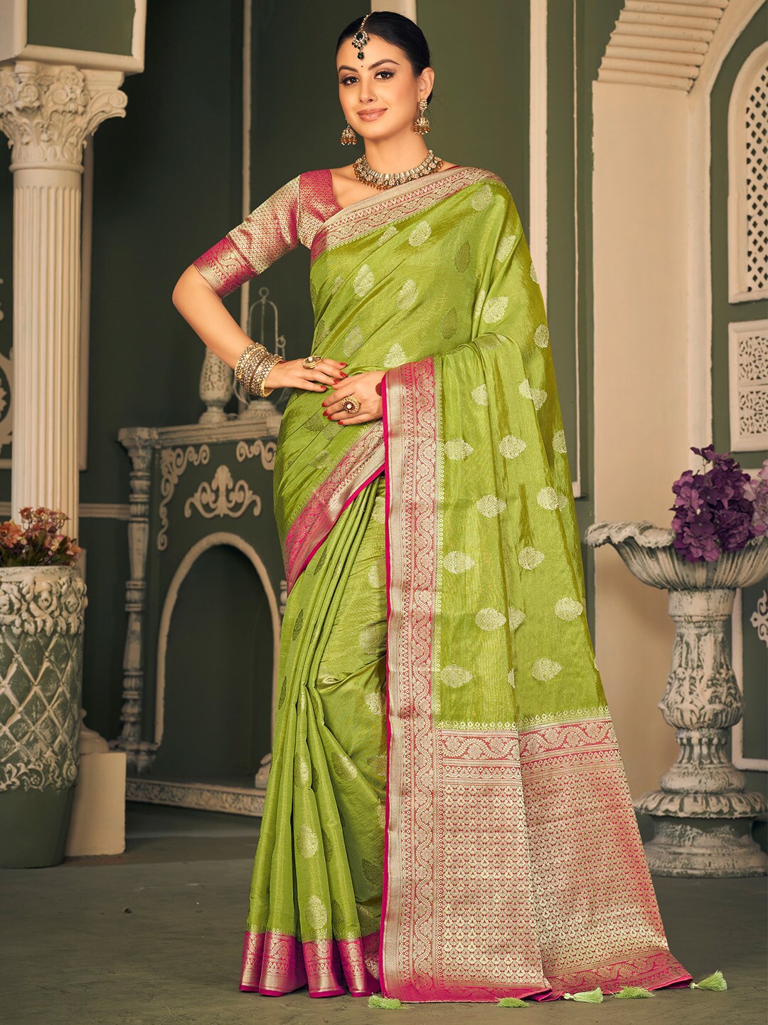 

Mitera Ethnic Motifs Woven Design Zari Banarasi Saree, Green