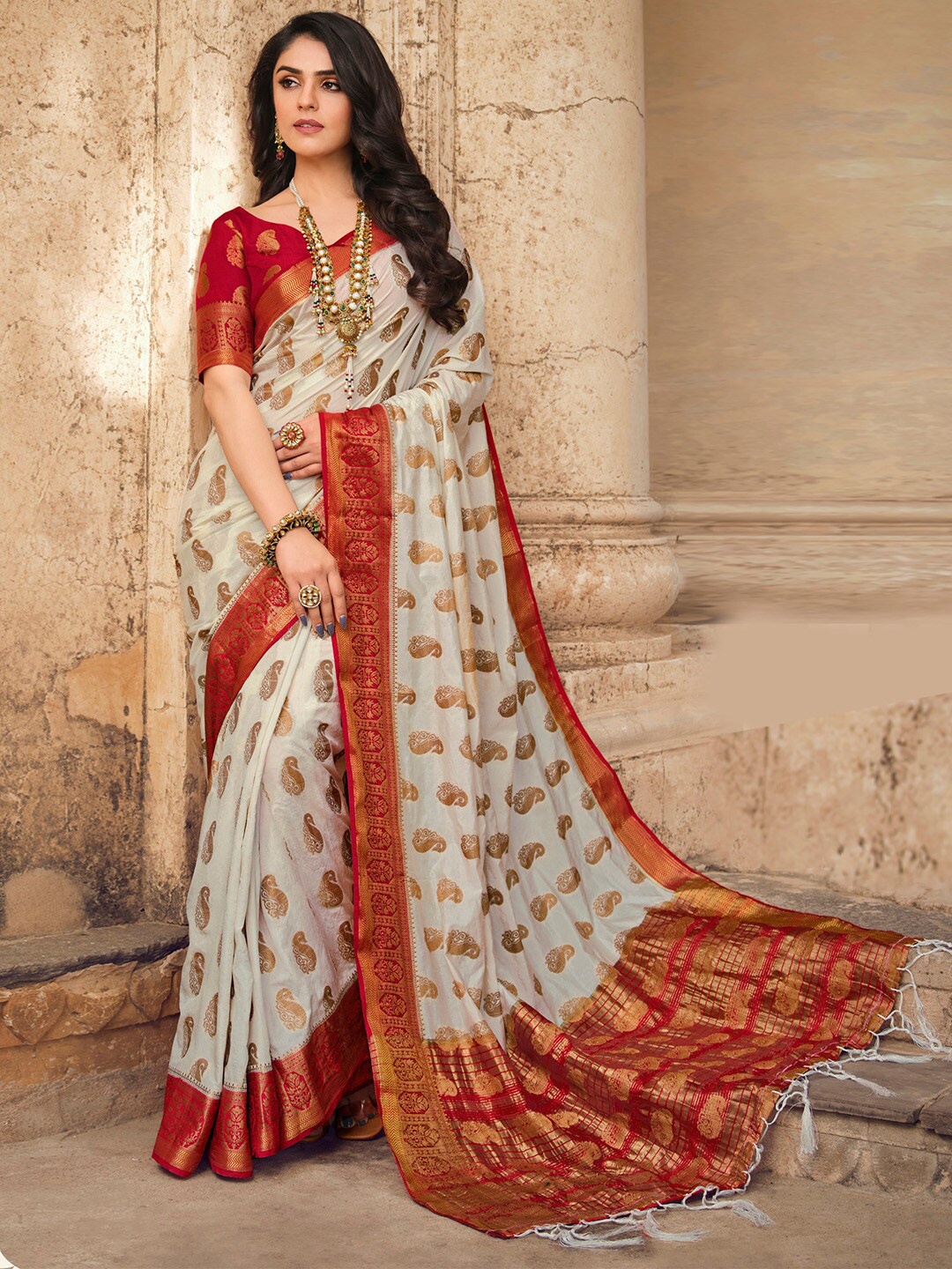 

Mitera Ethnic Motifs Woven Design Zari Banarasi Saree, Off white