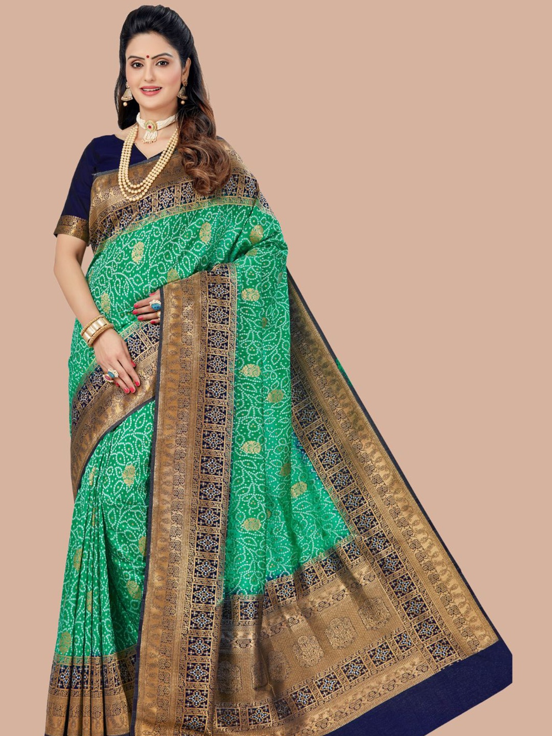 

MAGMINA Floral Printed Zari Detailed Silk Cotton Kanjeevaram Saree, Green