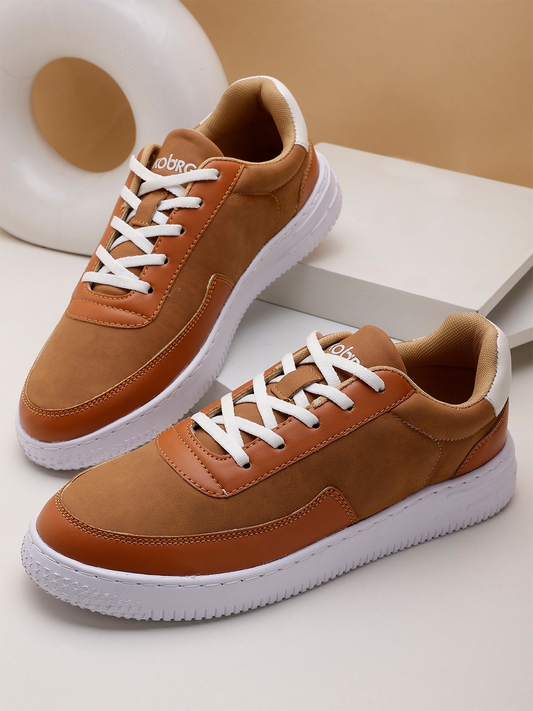 

Koburg Men Lightweight Comfort Insole Contrast Sole Sneakers, Tan