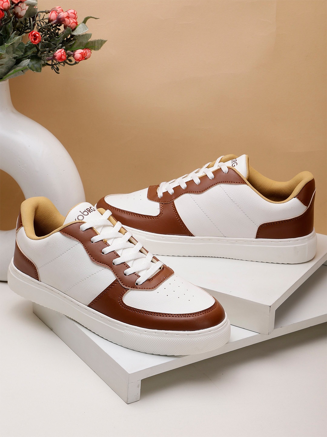

Koburg Men Colourblocked Lightweight Comfort Insole Basics Sneakers, White