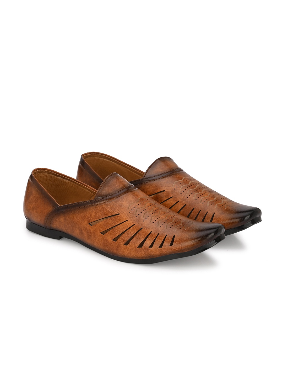 

Vellinto Men Orbit Laser Cut Lightweight Mojaris, Tan