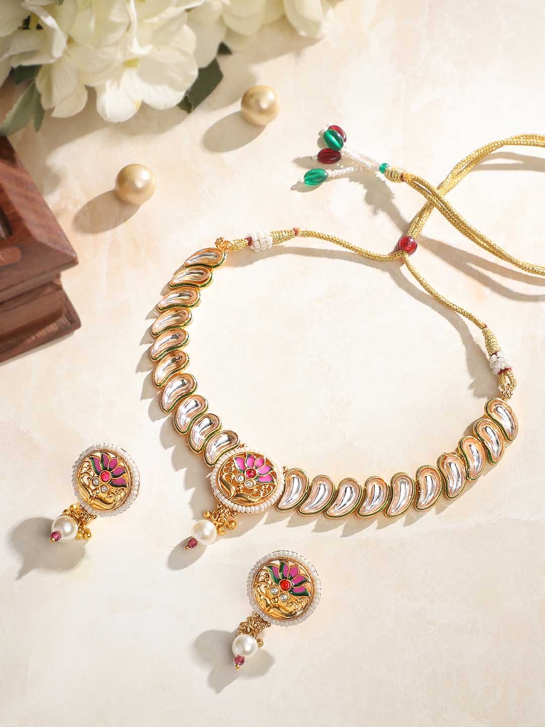 

ASMITTA JEWELLERY Kundan Studded & Beaded Jewellery Set, Gold