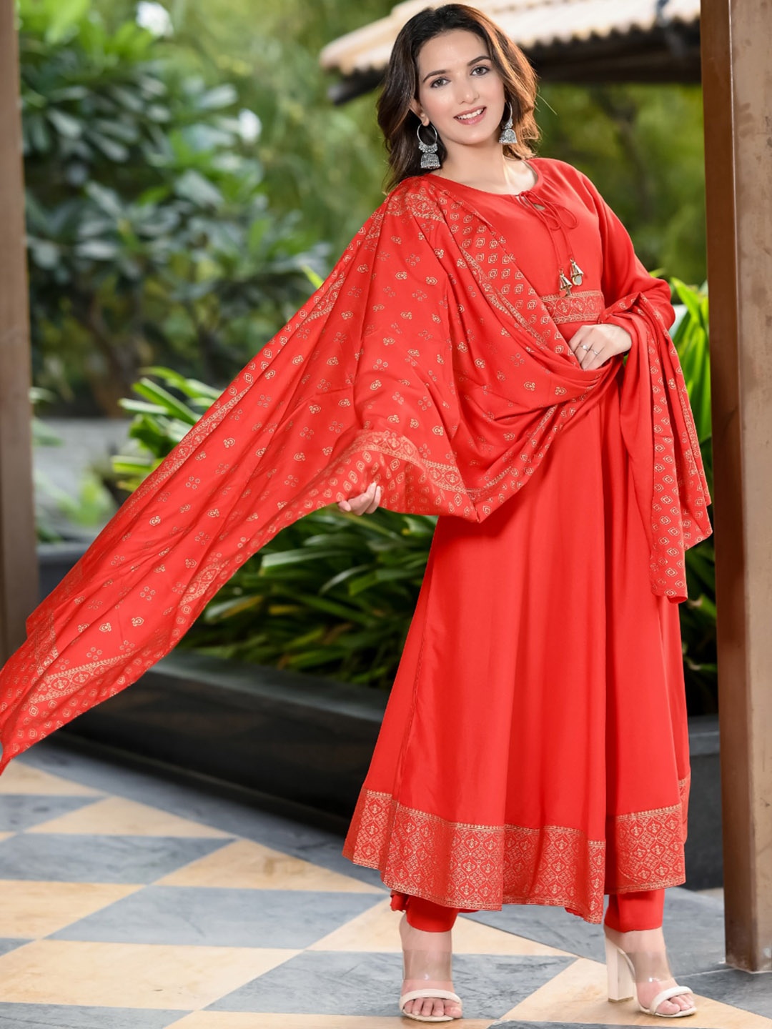 

DAEVISH Ethnic Motifs Printed Regular Kurta & Trousers With Dupatta, Red