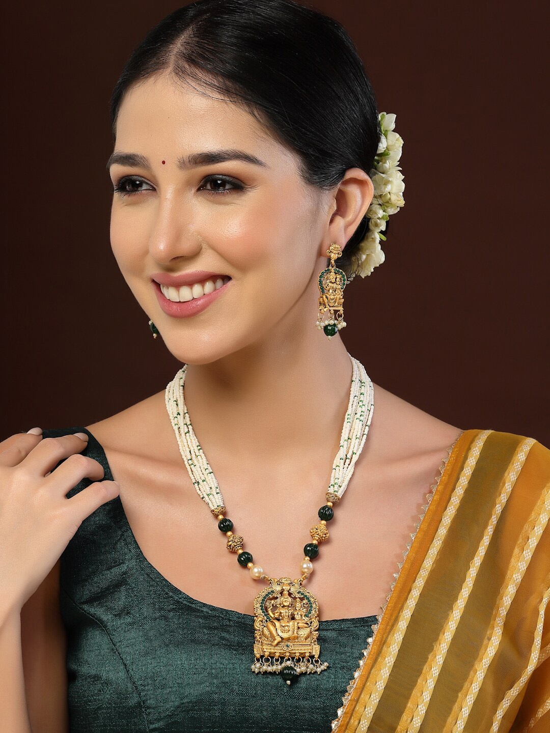 

PANASH Gold-Plated Stone-Studded & Beaded Jewellery Set