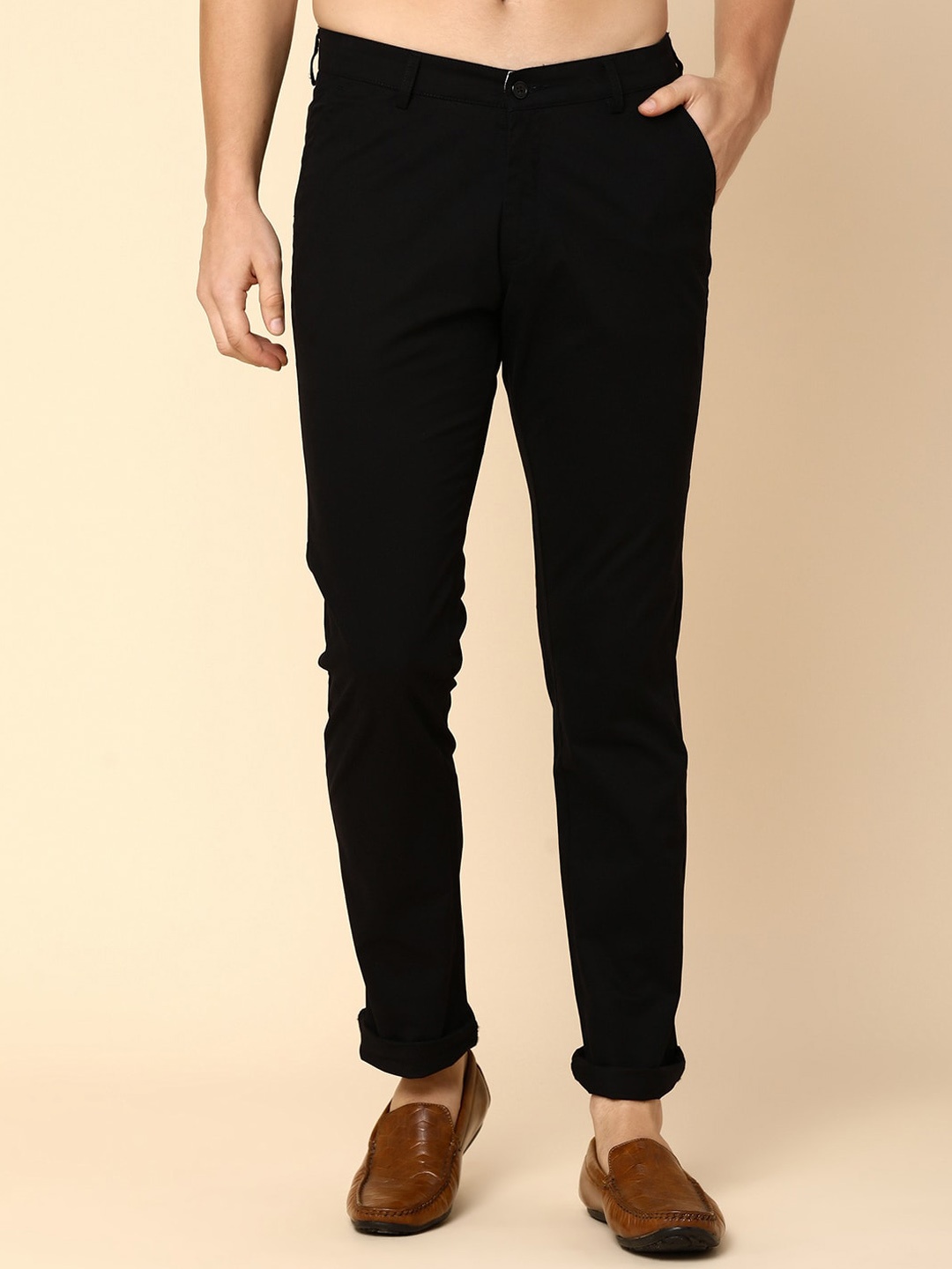 

V-Mart Men Slim Fit Mid-Rise Plain Cotton Chinos Trousers, Black