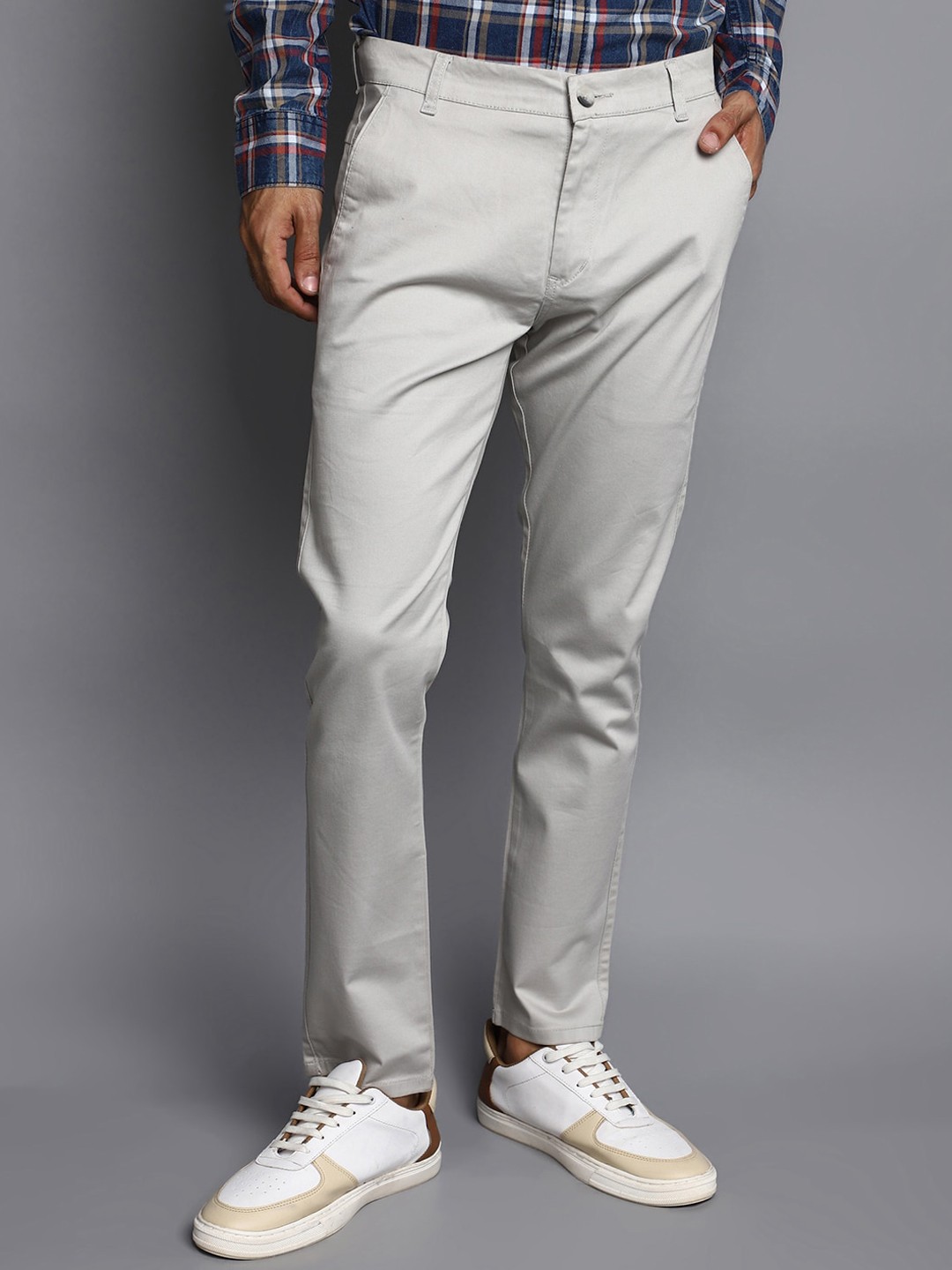 

V-Mart Men Mid-Rise Plain Cotton Regular Trousers, Grey