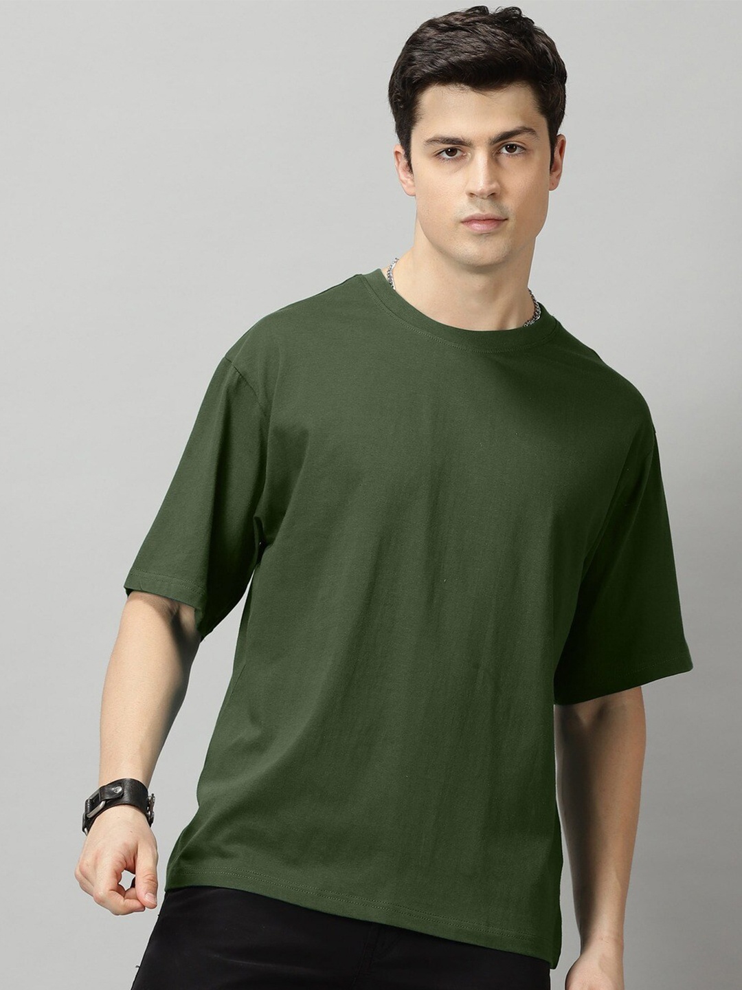 

THE HOLLANDER Pure Cotton Solid Drop-Shoulder Sleeves Oversized Fit T-shirt, Green