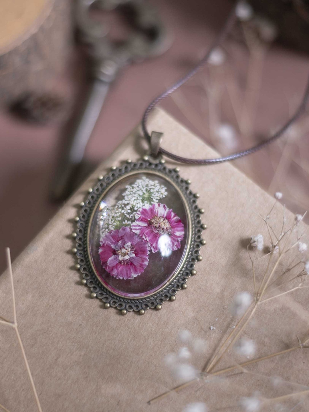 

LEAFYAFFAIR Frilly Flower Victorian Pendant With Cord, Pink
