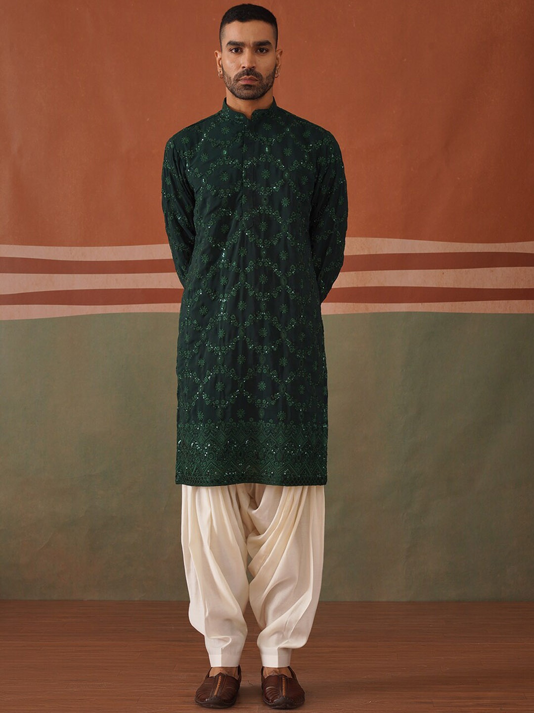 

KALPRAAG Ethnic Motif Embroidered Regular Sequinned Straight Kurta & Patiala With Dupatta, Green