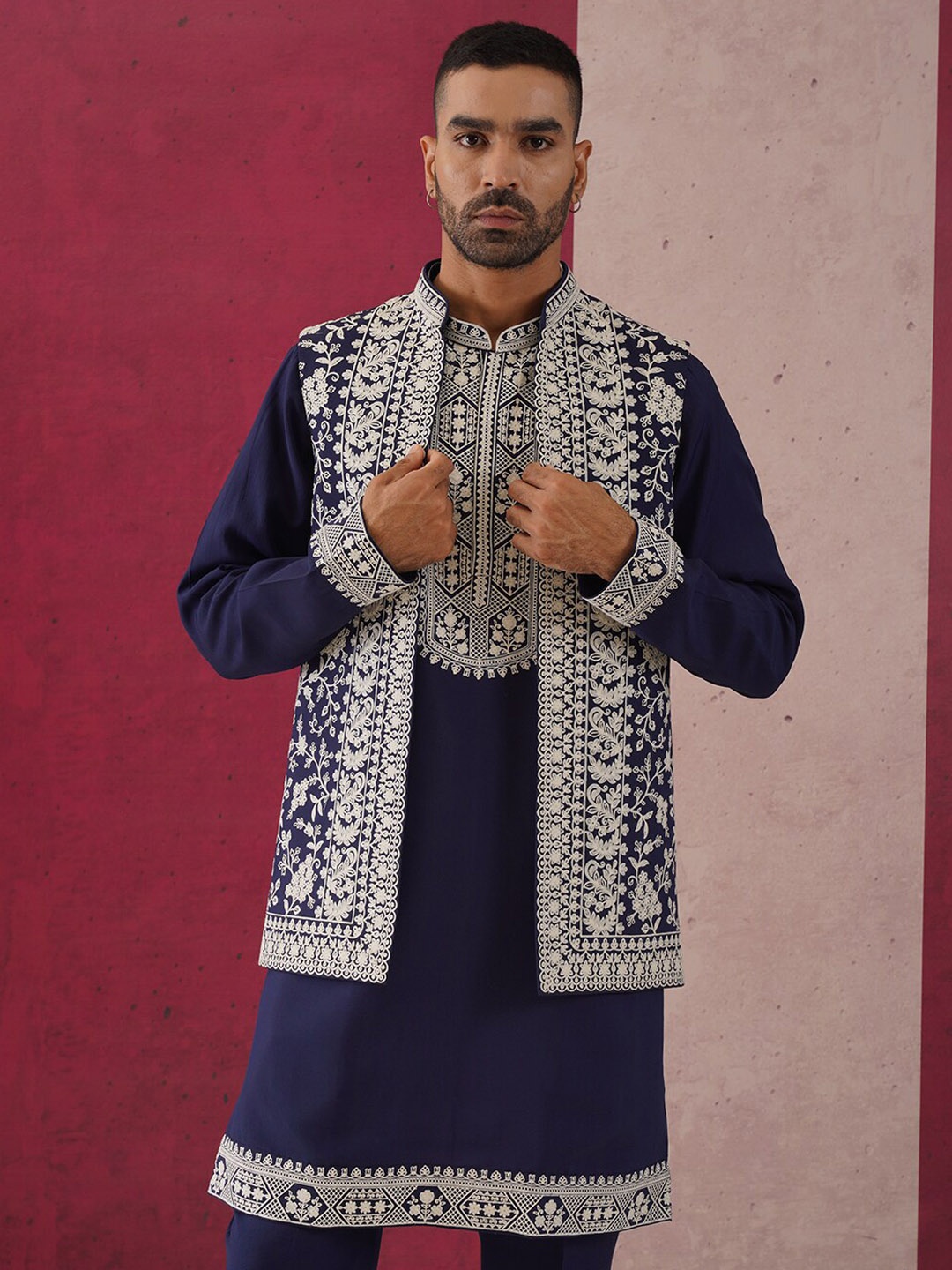 

KALPRAAG Ethnic Motifs Yoke Design Thread Work Kurta with Pyjamas & Jacket, Navy blue