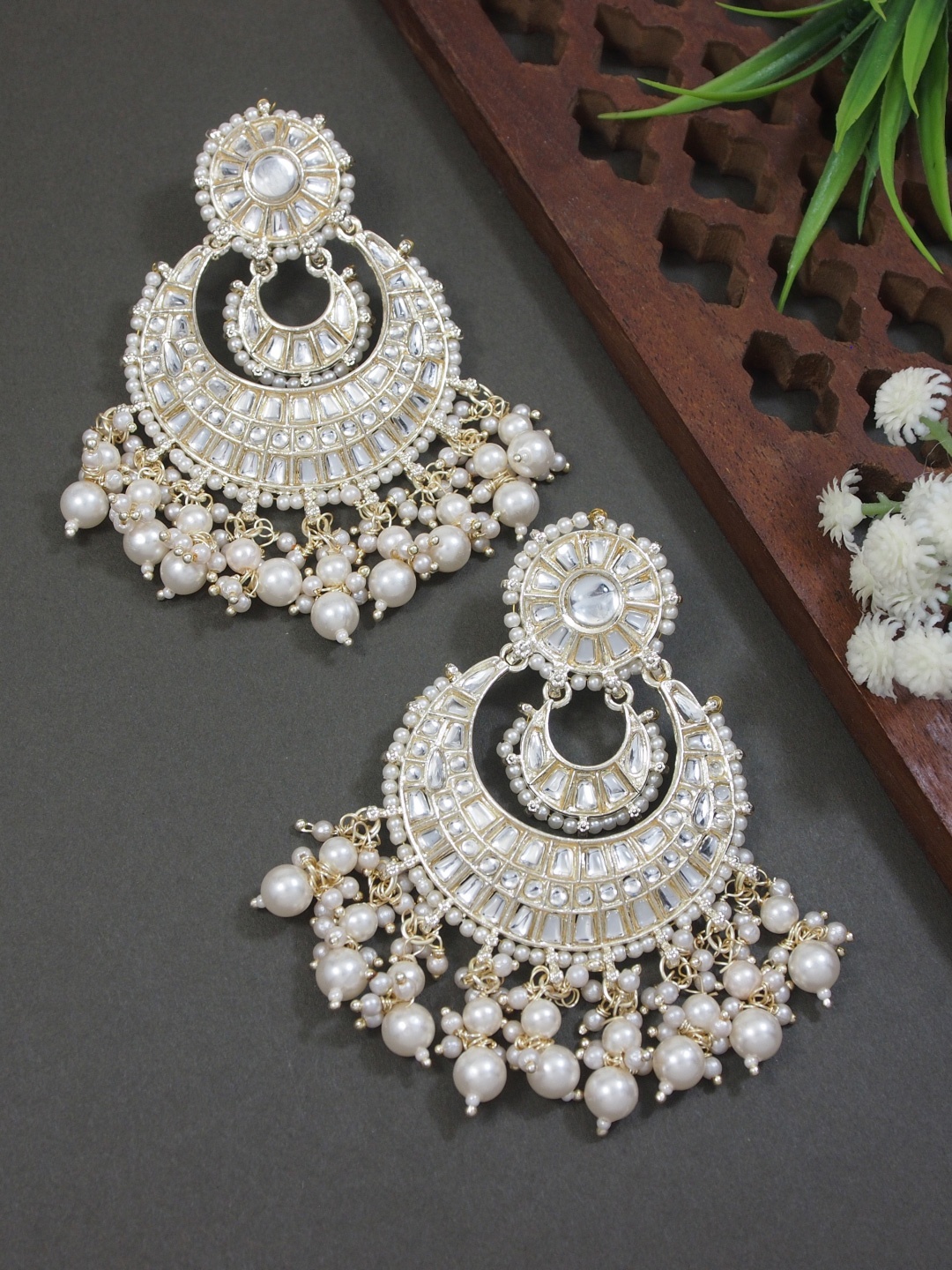 

I Jewels Gold Plated Kundan Studded & Beaded Chandbalis