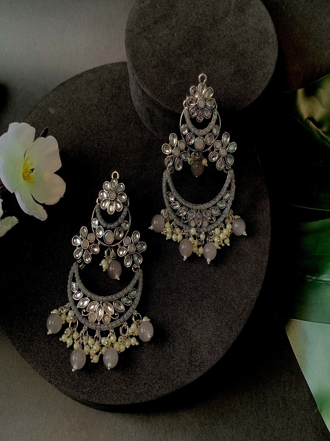 

I Jewels Silver Plated Kundan Studded & Beaded Chandbalis