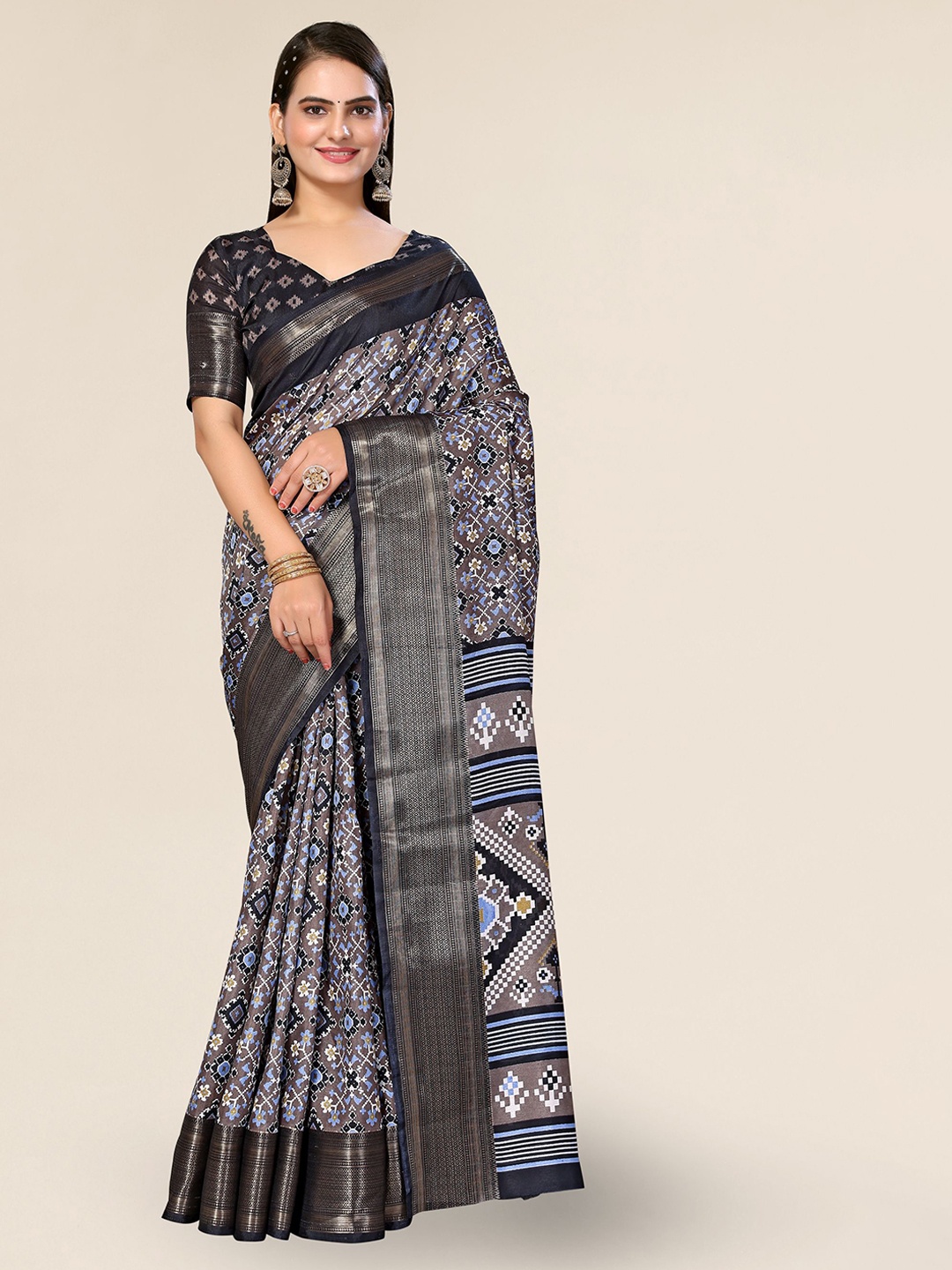 

DIVASTRI Ethnic Motifs Printed Zari Patola Saree, Black