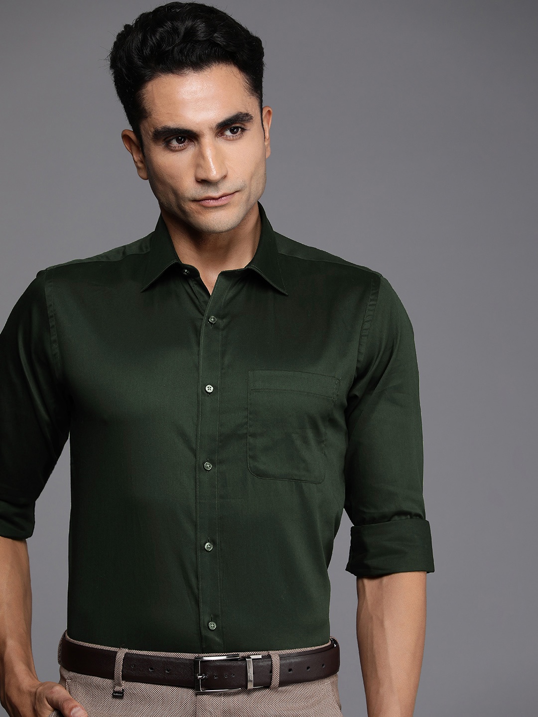 

Raymond Solid Slim Fit Pure Cotton Formal Shirt, Green