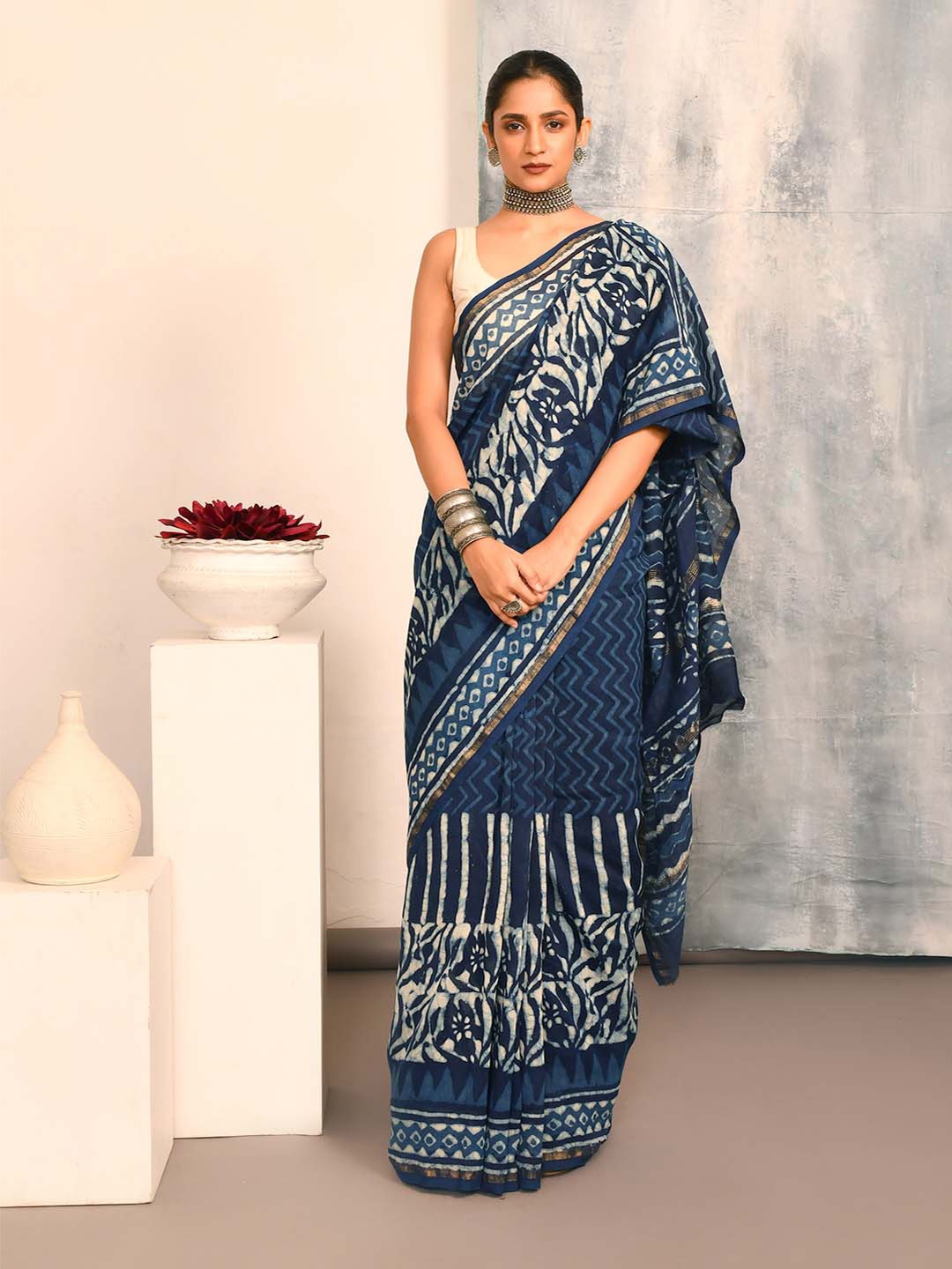 

Indethnic Chevron Printed Zari Silk Cotton Bagru Saree, Navy blue
