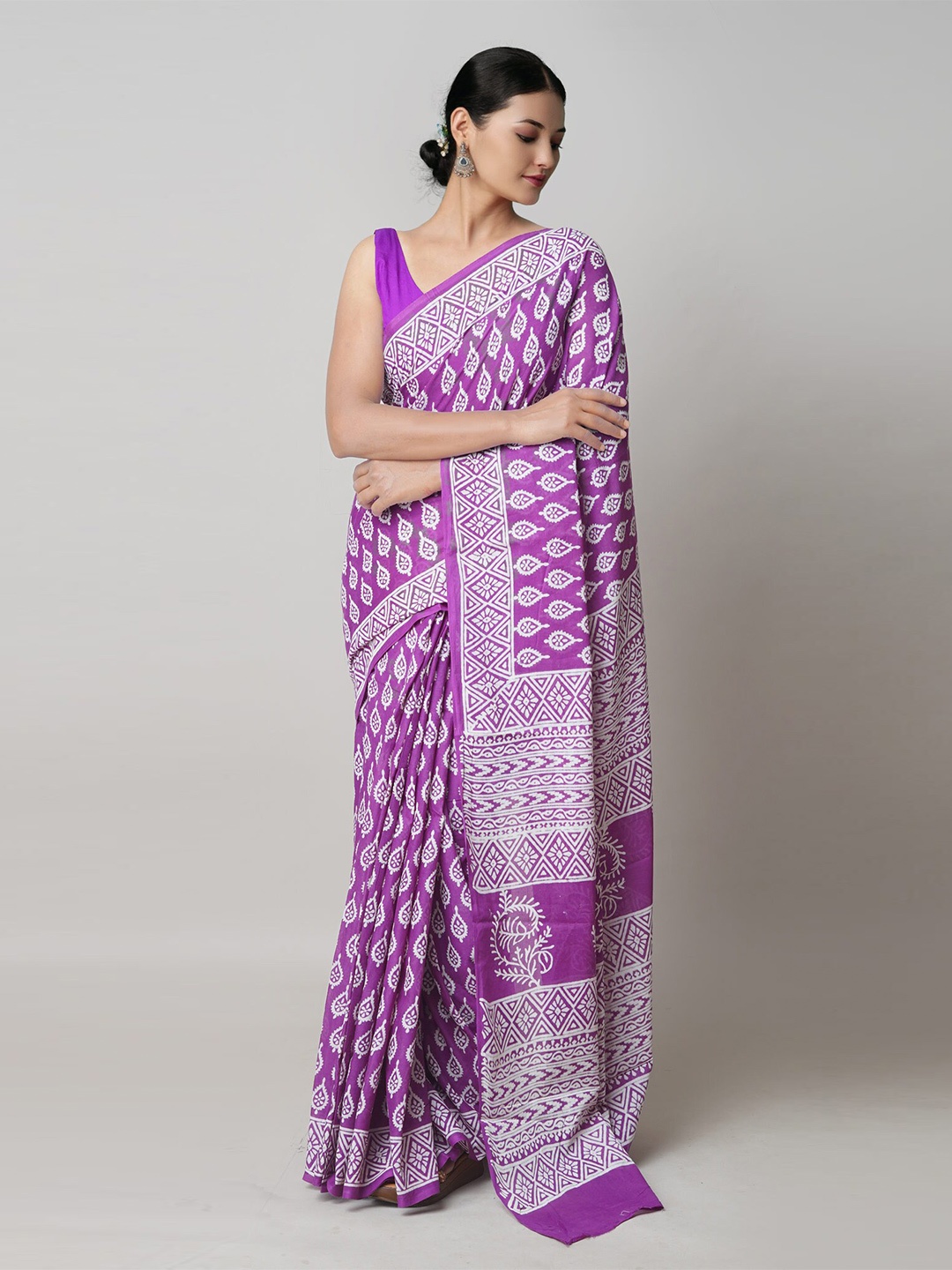

Unnati Silks Ethnic Motifs Printed Pure Cotton Block Print Saree, Purple