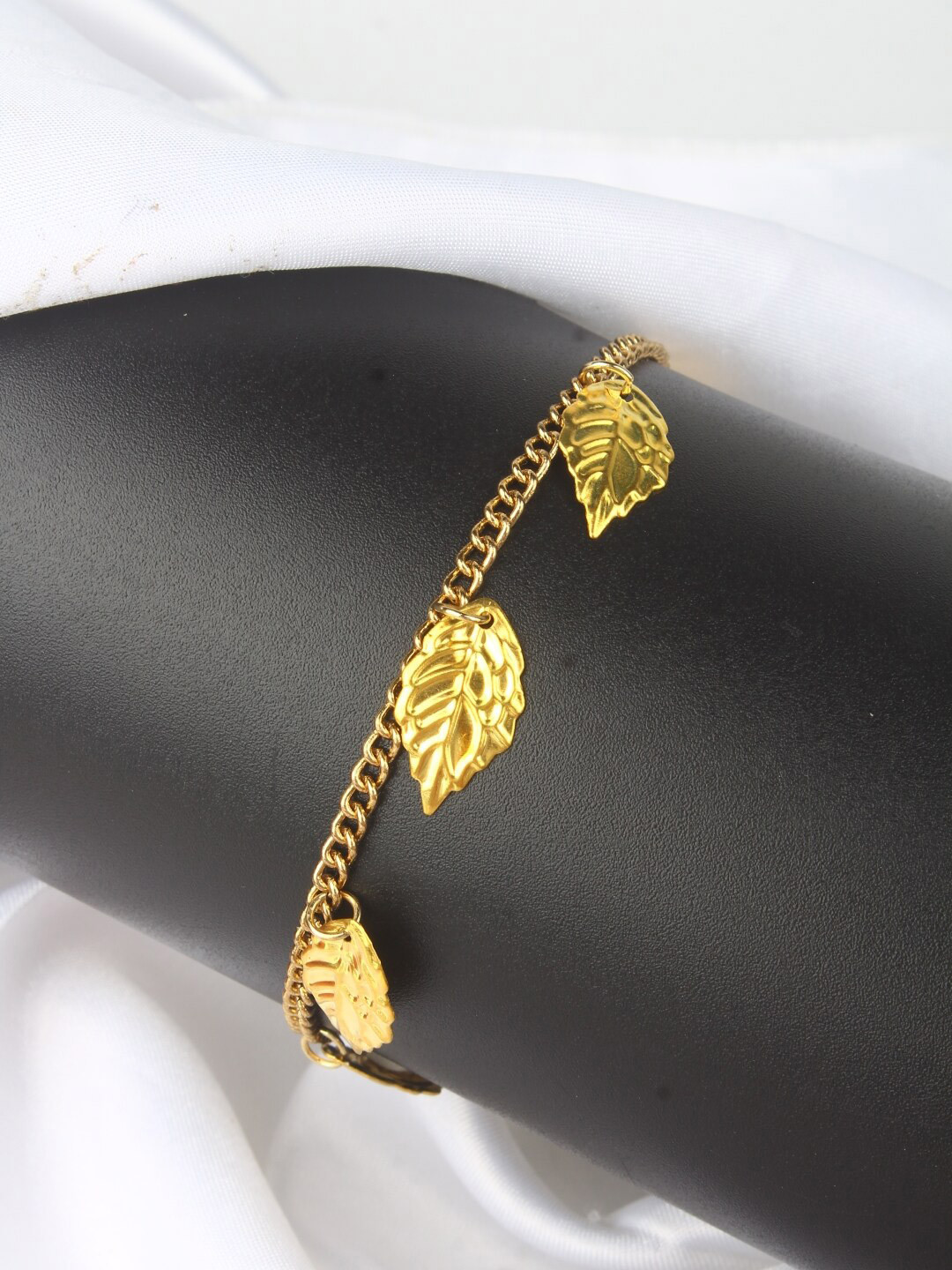 

Stylecast X KPOP Gold Plated Leaves Charm Bracelet