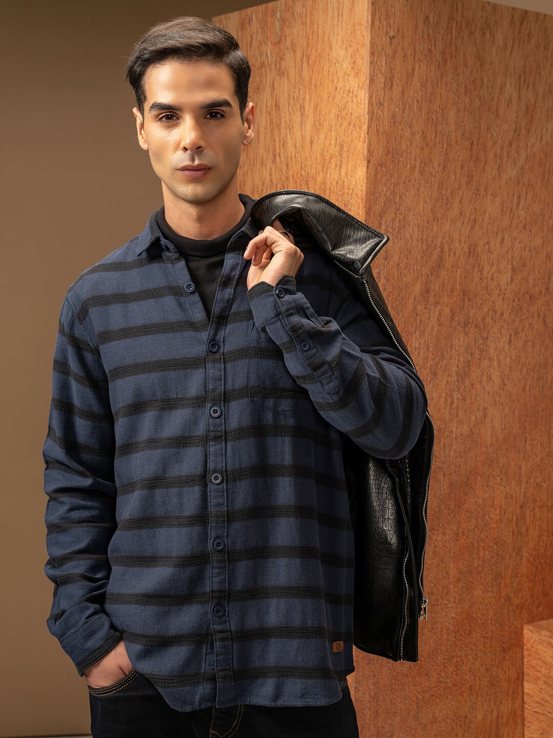 

Locomotive Premium Men Navy Relaxed Fit Dobby Textured Striped Shirt, Navy blue