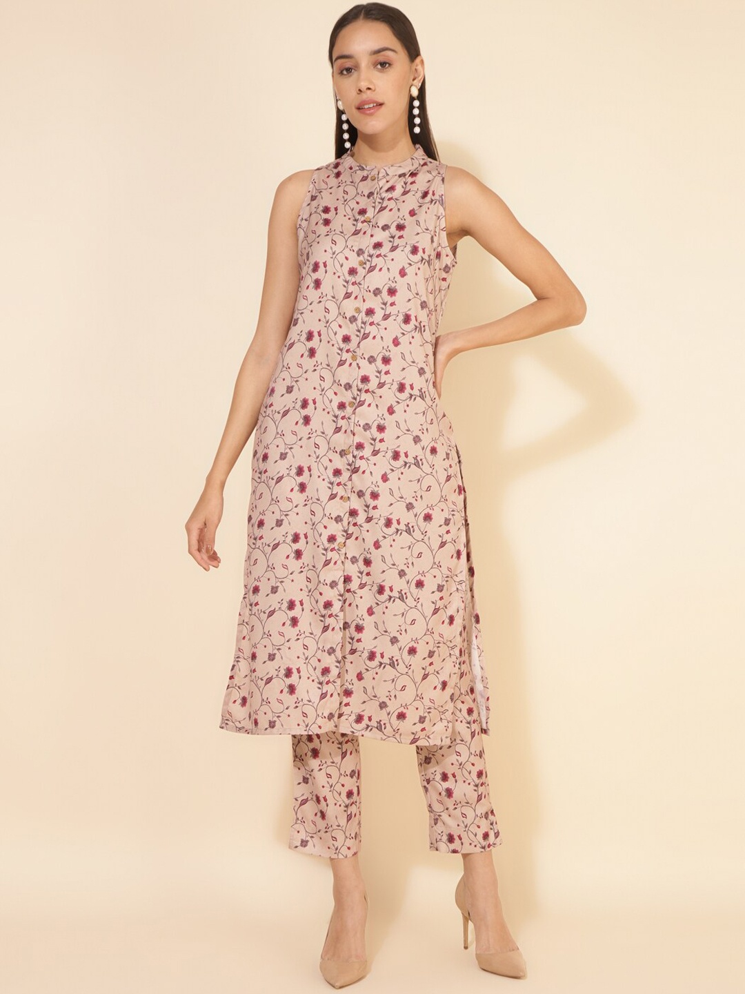 

Janasya Floral Printed Regular Mandarin Collar Kurta With Trousers, Beige