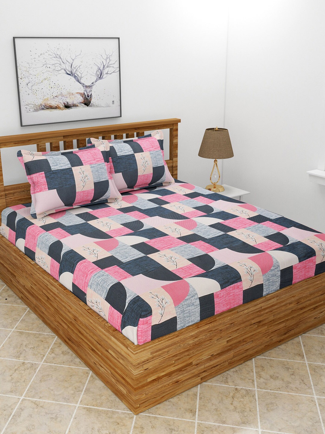 

BREVARD Grey & Pink Geometric Cotton 210 TC Queen Bedsheet With 2 Pillow Covers