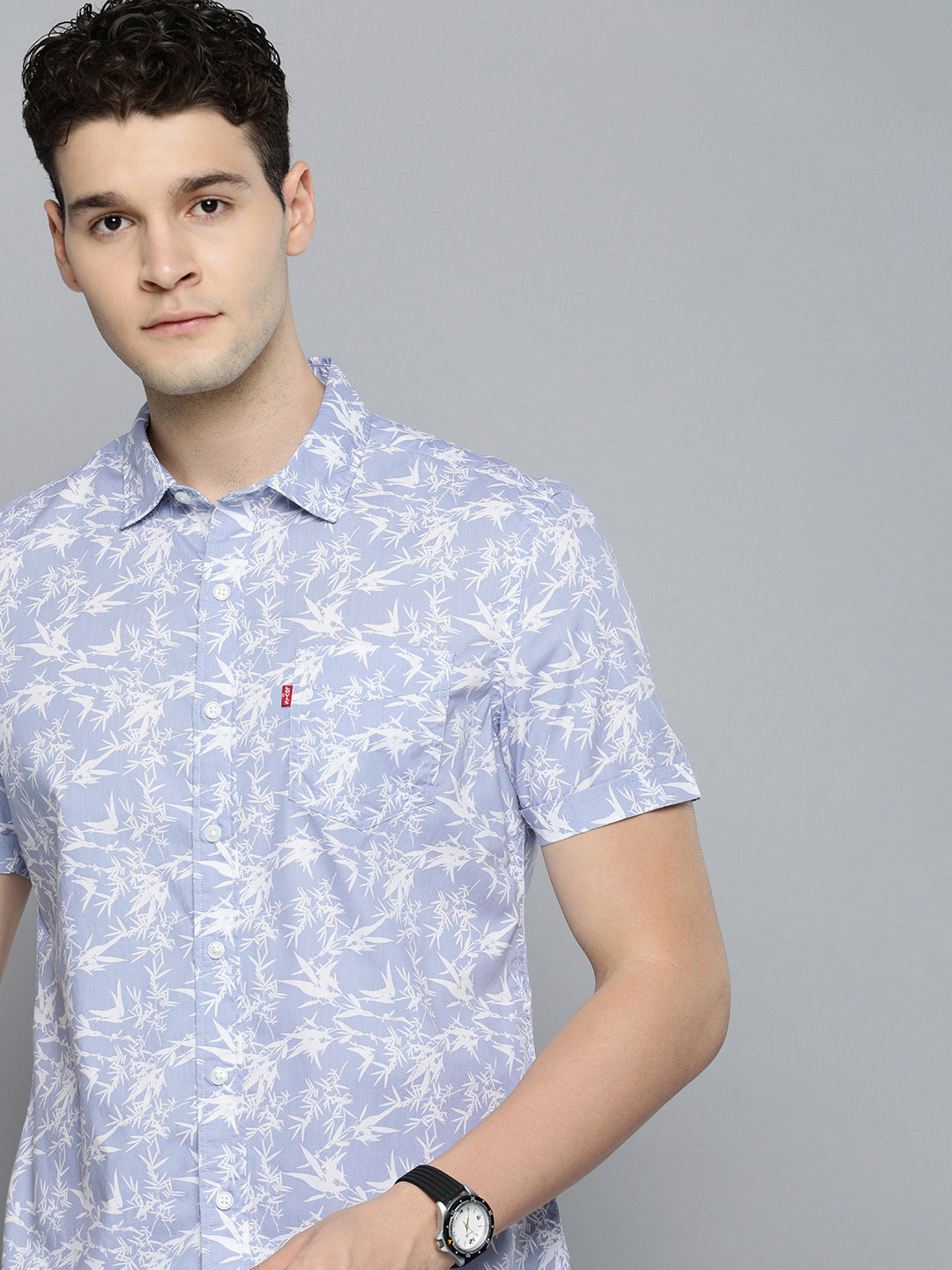 

Levis Men Slim Fit Pure Cotton Tropical Printed Casual Shirt, Blue