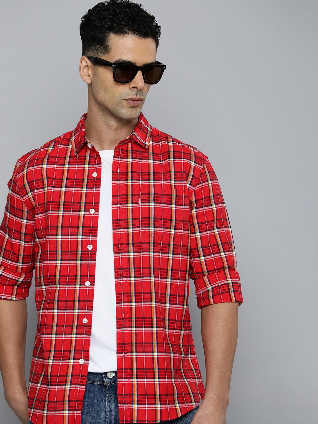 

Levis Pure Cotton Slim Fit Tartan Checked Casual Shirt, Red