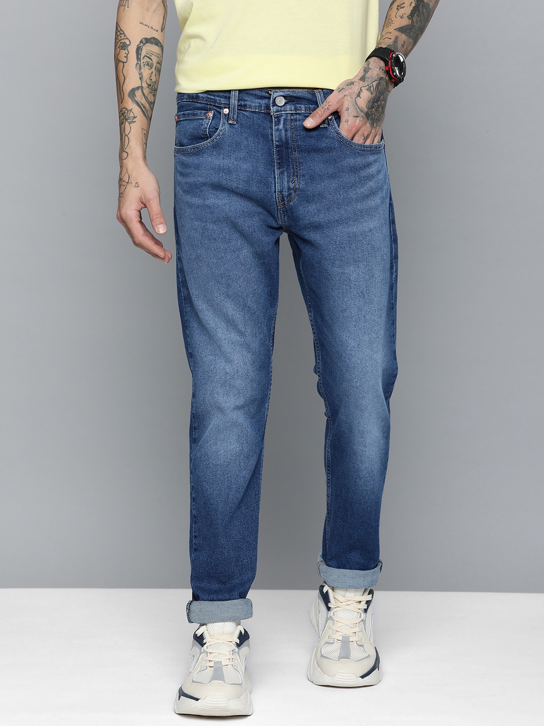 

Levis Men Mid-Rise 512 Slim Tapered Fit Light Fade Stretchable Jeans, Blue