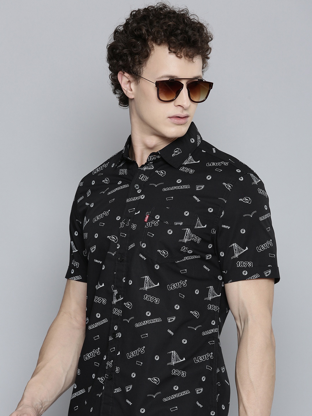 

Levis Slim Fit Printed Pure Cotton Casual Shirt, Black