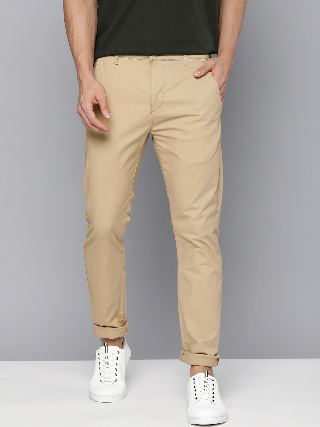 

Levis 512 Men Solid Slim Tapered Fit Mid-Rise Plain Woven Flat-Front Chinos, Beige