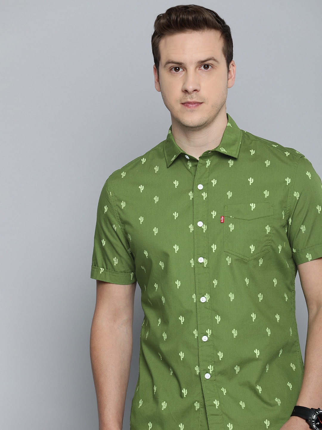 

Levis Pure Cotton Slim Fit Tropical Printed Casual Shirt, Green