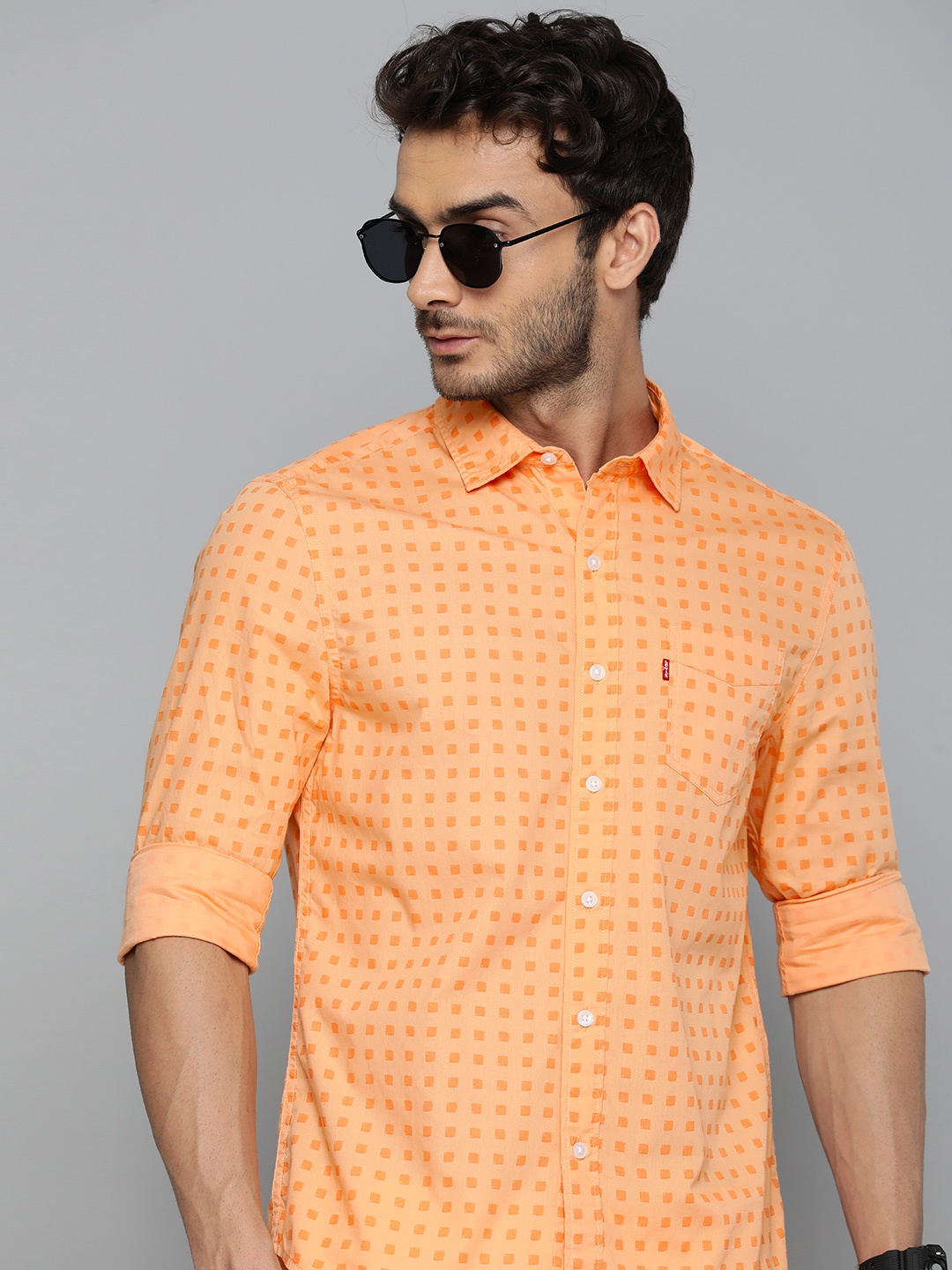 

Levis Pure Cotton Slim Fit Geometric Printed Casual Shirt, Peach