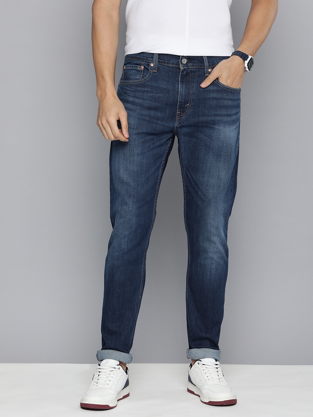

Levis Men 512 Slim Tapered Fit Light Fade Stretchable Mid-Rise Jeans, Blue