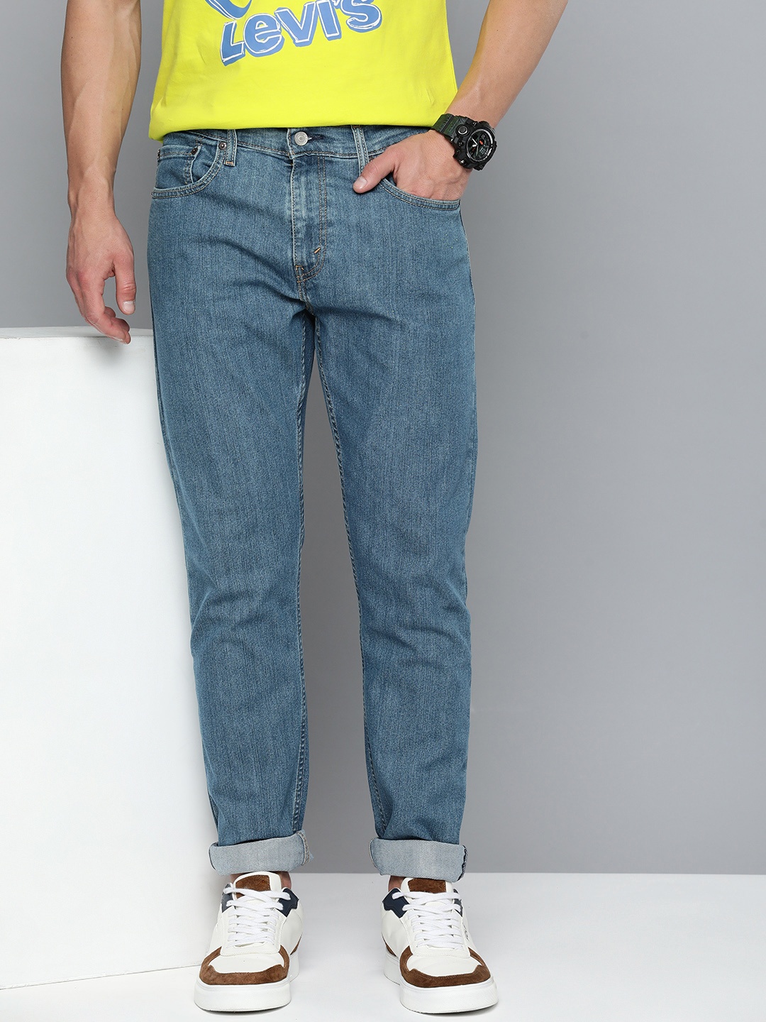 

Levis Men 512 Slim Tapered Fit Light Fade Stretchable Jeans, Blue