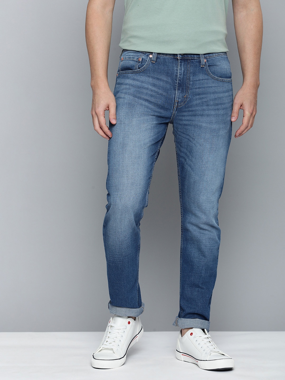 

Levis Men 512 Slim Tapered Fit Light Fade Stretchable Jeans, Blue