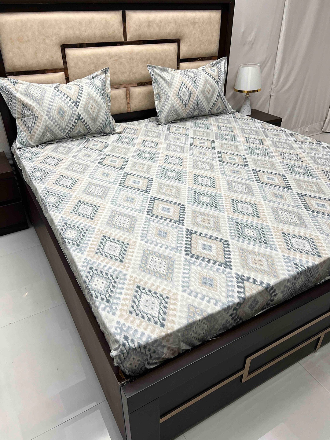 

Pure Decor Gem White Printed Cotton 300 TC Fitted King Bedsheet with 2 Pillow Covers