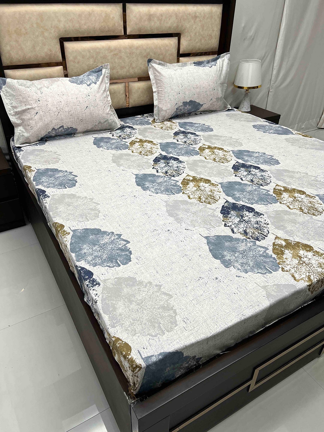

Pure Decor Grey & Green Floral Cotton Fitted 300 TC Super King Bedsheet & 2 Pillow Covers