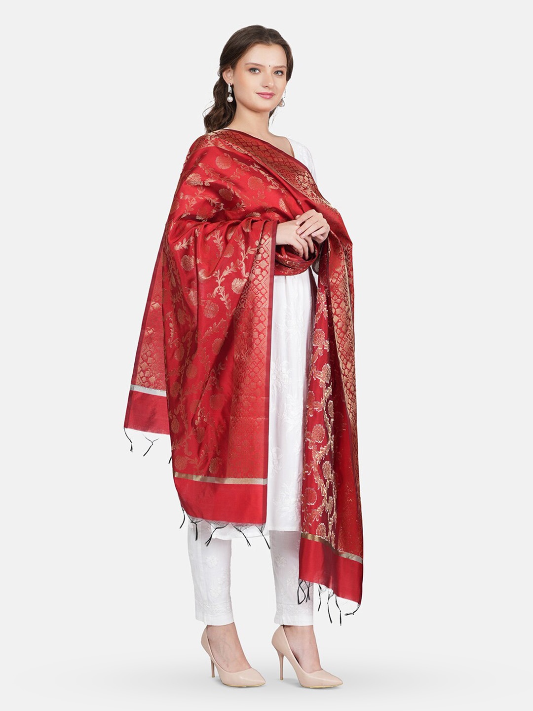 

MUFFLY Ethnic Motifs Woven Design Banarasi Dupatta With Zari, Maroon